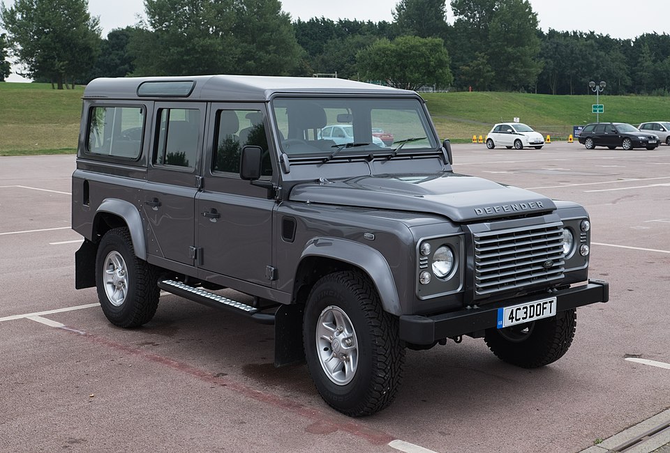 Land Rover Defender 110 Station Wagon 2016 front