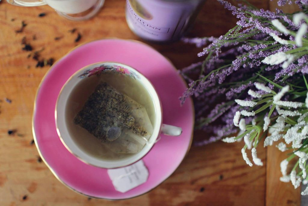 How to Use a Regular Tea Bag to Eliminate Shoe Odor