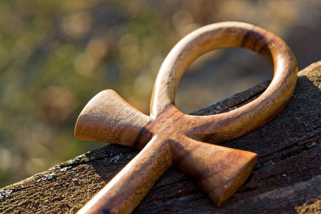 Rare Figures in Bone and Ebony Found in Ancient Graves in Israel